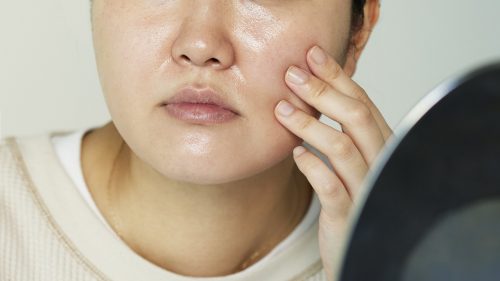 夏場でもしっかり保湿！乾燥肌ケアのポイント - 過剰洗顔の危険性：肌を守るために過剰洗顔を避ける